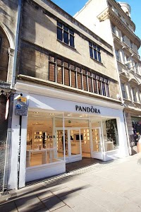 Pandora Concept Store, Oxford 425148 Image 1