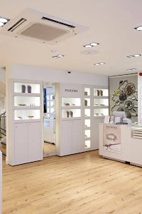 Pandora Concept Store, Oxford 425148 Image 4
