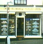 RILEYS WATCHMAKERS AND JEWELLERS 423905 Image 2