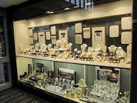 Browns Jewellers and Pawnbrokers 430597 Image 1