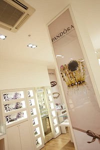 Pandora Concept Store, Brent Cross 429799 Image 8