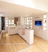 Pandora Concept Store, Watford 416752 Image 7