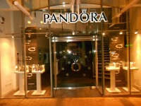 Pandora Concept Store Leeds 415083 Image 1
